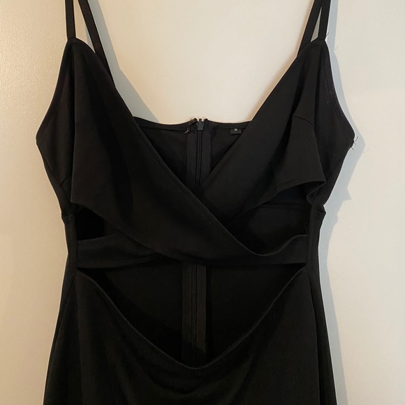 Little black dress with sexy crossover front - Picture 2 of 3